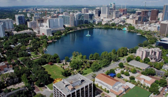 Vintage 2 Bedroom Condo Lake Eola View