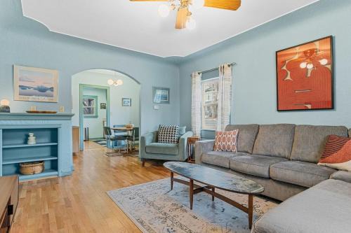 Vintage 3BR Near Airport & Downtown