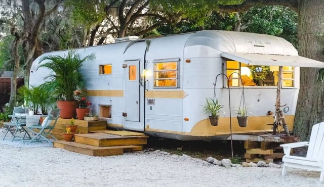 Vintage '71 Airstream - Pool, Spa, Slide & Beaches