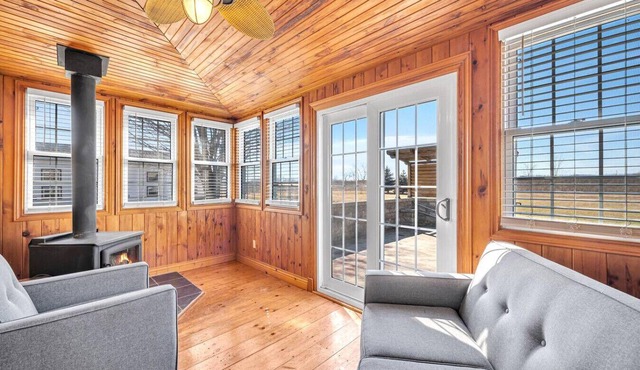 Vintage 8BR Farmhouse | Hot Tub & Spacious Yard