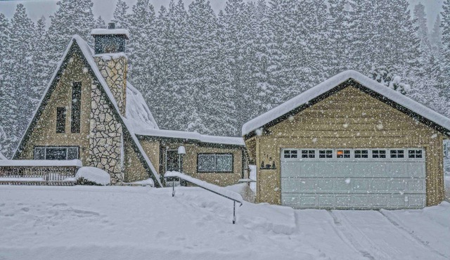 Vintage aframe, four season splendor!