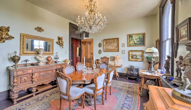 Vintage Apartment in Historic Downtown La Porte!