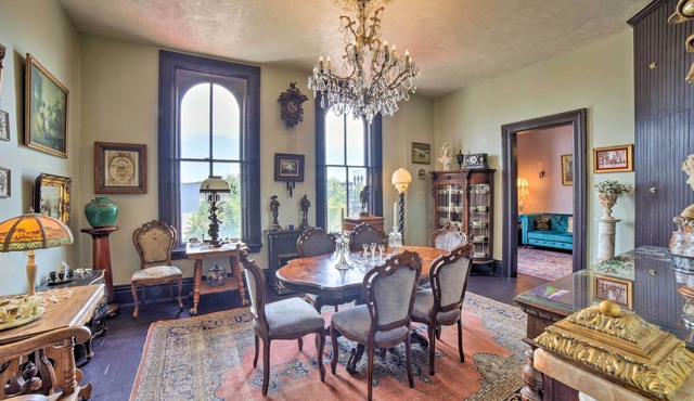 Vintage Apartment in Historic Downtown La Porte!