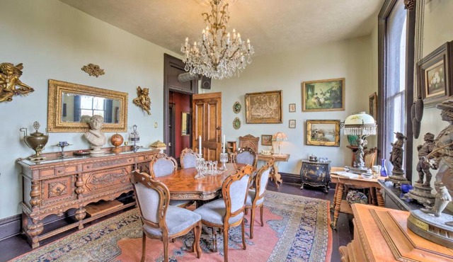 Vintage Apartment in Historic Downtown La Porte!