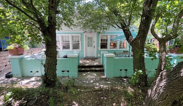 Vintage Beachside Cottage