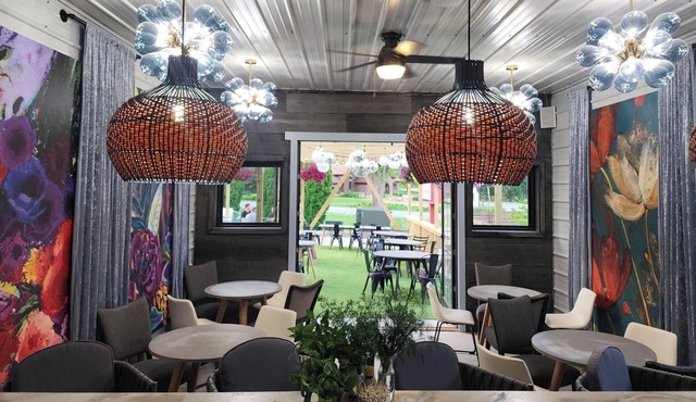 Vintage Block Inn & Suites