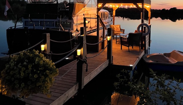 Vintage Boat Stay