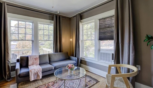 Vintage Boho Apartment in Great Midtown Location!