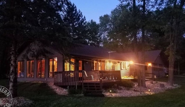Vintage Cabin on Bone Lake