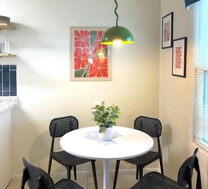 Vintage Casita - 2 Bed, Pet Friendly!