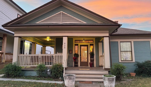 Vintage Charm in Bishop Arts, beautiful energy, 1930 Craftsman