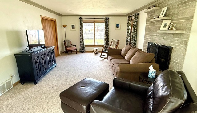 Vintage Charm Meets Modern Comfort Perfect 4 Families & Traveling Professionals