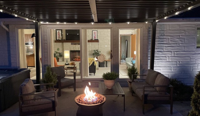Vintage Charm With Modern Amenities With Mountain Views