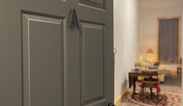 Vintage Chic 1-bedroom apartment in Mayville near Horicon Marsh EAA