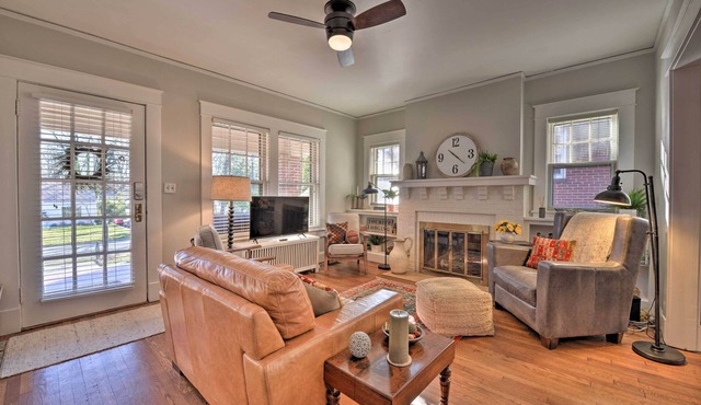 Vintage Chic Cottage < 1 Mile to UNC Greensboro!