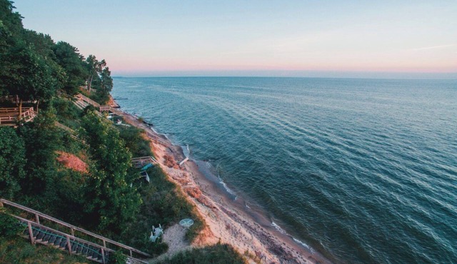 Vintage Cottage on Lake Michigan