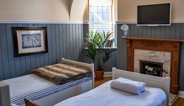 Vintage Cottage on OSEA Island