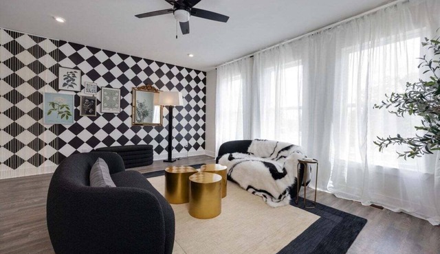 Vintage Couture #3-Rooftop Retreat-Sleeps 8