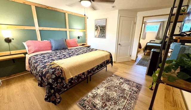 Vintage Creekside Motel (15)