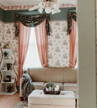 Vintage Downtown Guest Suite
