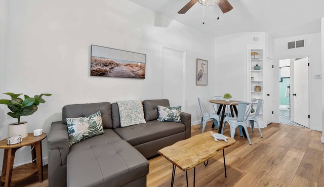 Vintage Florida Pet-Friendly Retreat