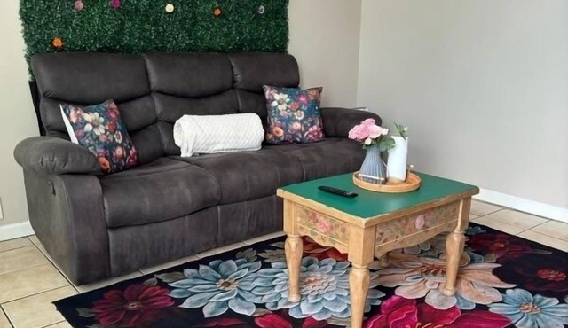 Vintage Garden in the City Home