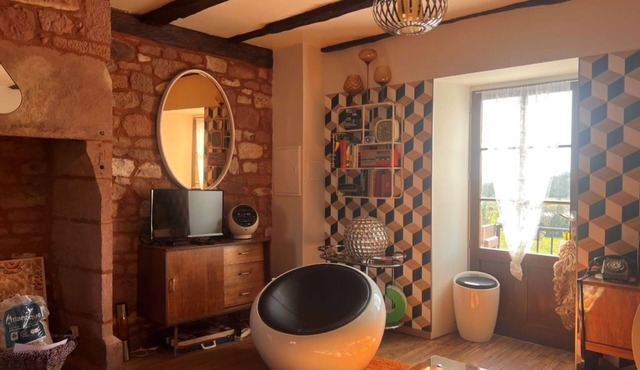 Vintage gîte in the heart of Collonges-la-Rouge! Pets allowed