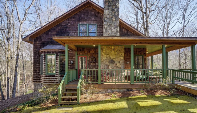 Vintage Home Nestled in the Woods of Smoky Mtns