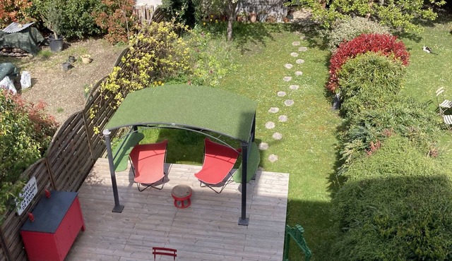 Vintage house with terrace and garden near Paris