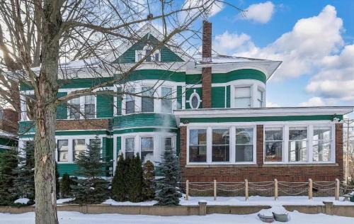 Vintage Inn Erie