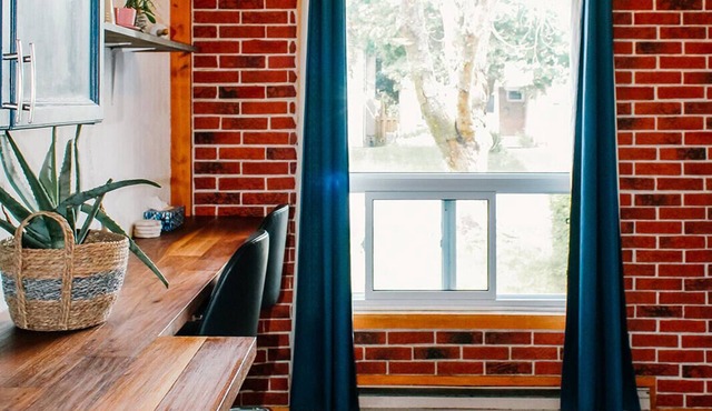 Vintage Jazz House with Hot Tub