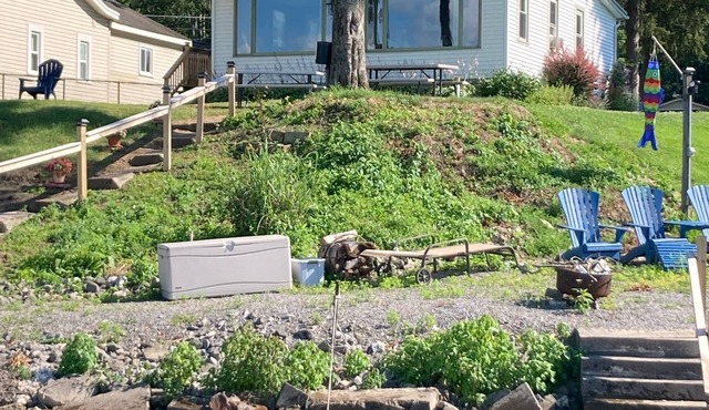 Vintage Lake House Nestled on the South Shore of Oneida Lake