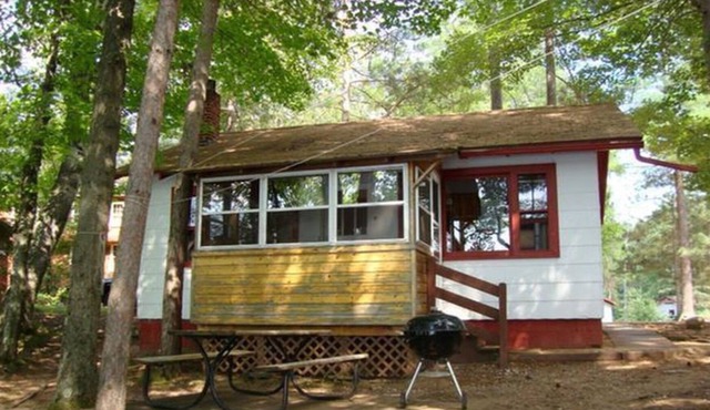 Vintage Lakeside Cottage on Long Lake ~ Linden