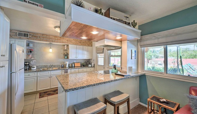 Vintage Las Vegas Oasis < 3 Mi to the Strip!