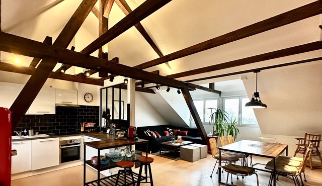 Vintage Loft 155 m² 4 bedrooms Parking, Netflix, Ultra-fast fiber Wifi