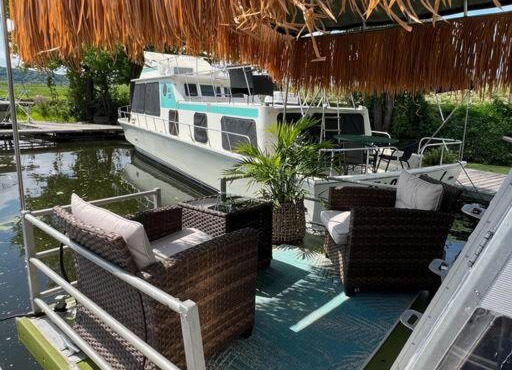 Vintage Minnow for 2 Houseboat