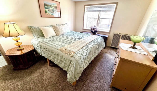 Vintage-Modern Adobe Escape 2 Bedroom 1 Bath