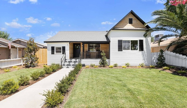 Vintage Modern Cottage in Downtown Exeter + Near Sequoia National Park