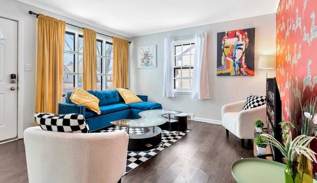 Vintage NYC Style & Pet Friendly Home