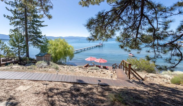 Vintage "Old Tahoe" cabin on Private Beach