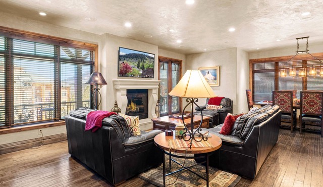 Vintage on the Strand 7 | 400 Feet to Slopes | Balconies | Garage | Chef's Kitchen