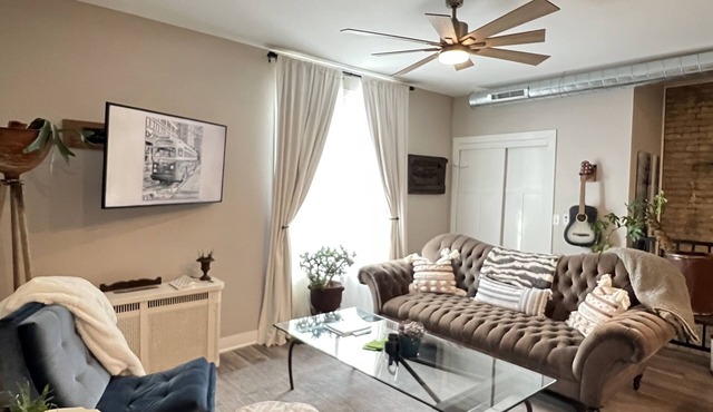 Vintage Pad w/Garage in Historic Walker's Point