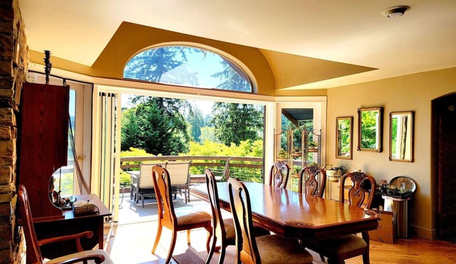 Vintage Poulsbo Apartment with Bay views