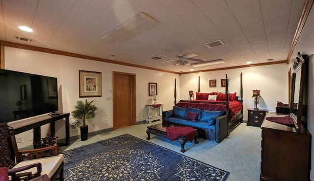 Vintage Presidential Suite - Room 203