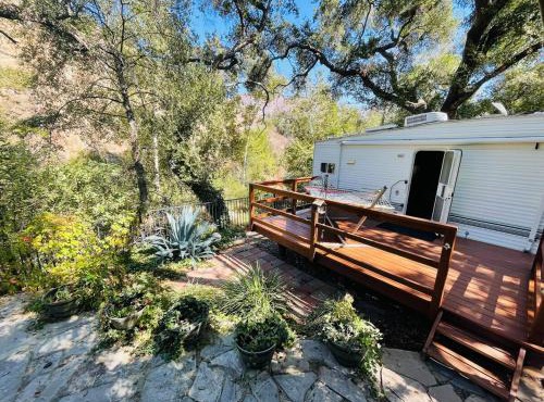 Vintage RV Creekside Nature Retreat near Ojai next to Swim Holes Hike