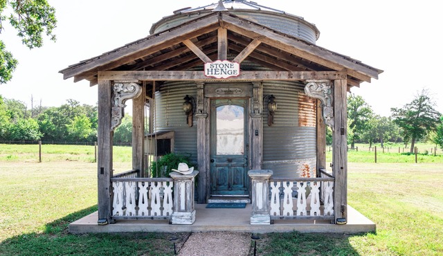 Vintage Silo + Sleeps 2 + 8 Minutes to Round Top!