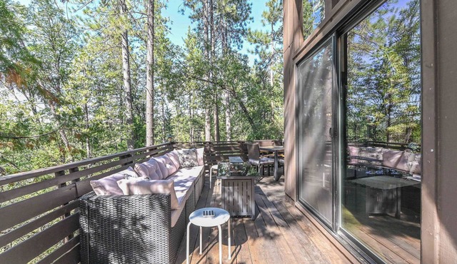 Vintage Ski Chalet in Stanislaus National Forest with Canyon Views & Spa