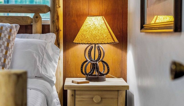 Vintage Smith Lake Retreat!