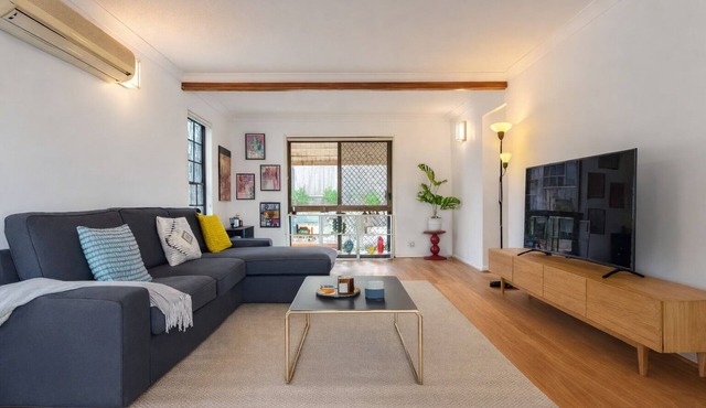 Vintage Soul - Spacious 5BR family retreat in Macgregor