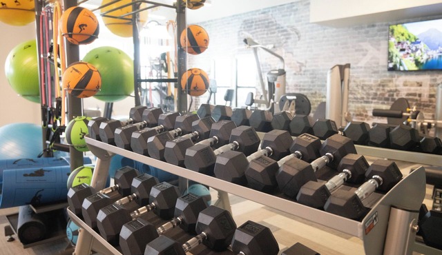 Vintage Star apartment with pool, gym and Pac-Man